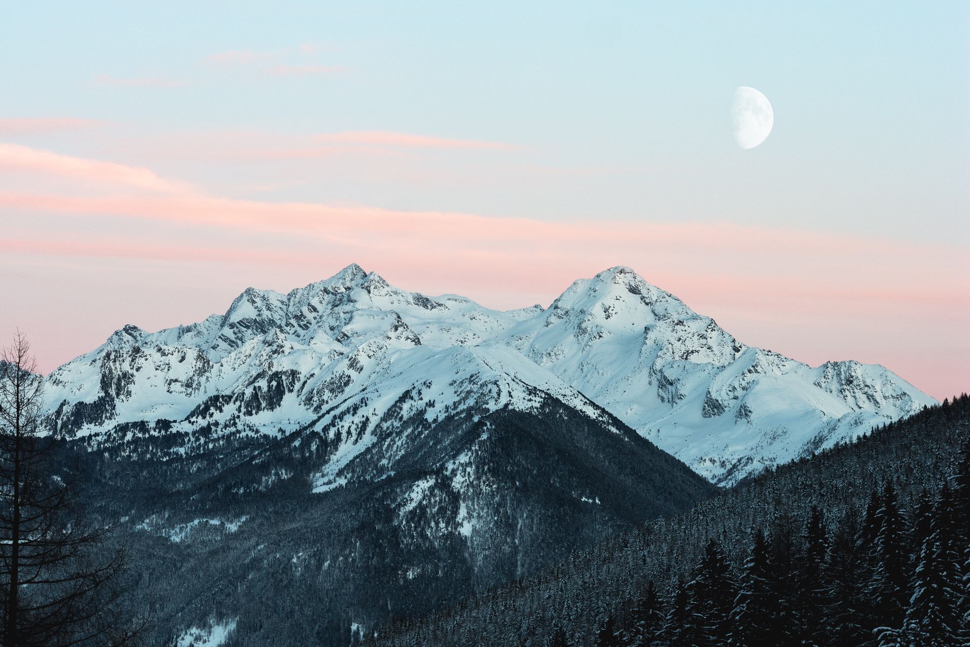Sommets alpins enneigés — Casa Alpina